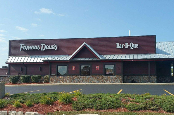 Famous dave restaurant outlet near me